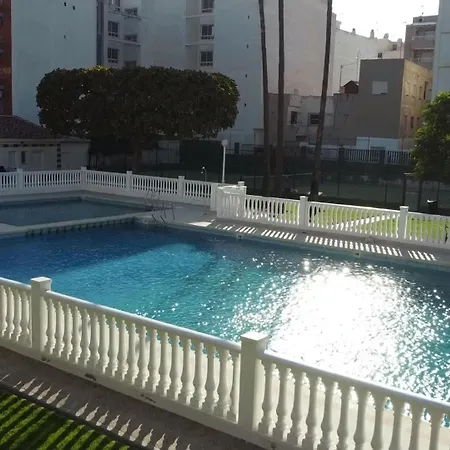 Apartment Centrico En 1ª Linea De Playa Con Piscina Y Garaje