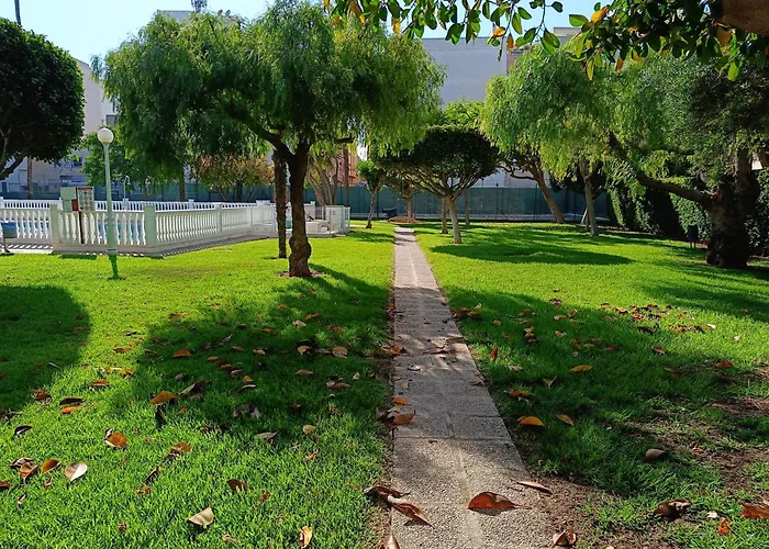 Centrico En 1ª Linea De Playa Con Piscina Y Garaje