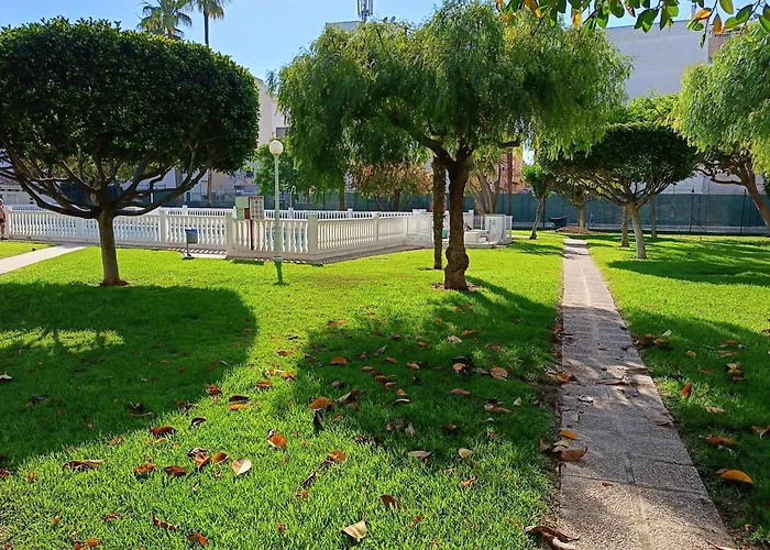 Centrico En 1ª Linea De Playa Con Piscina Y Garaje アパート